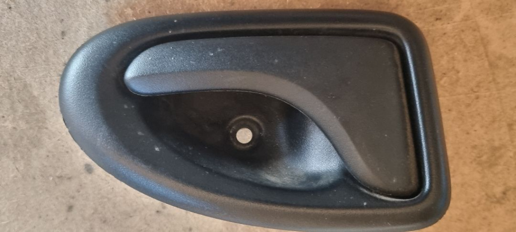 00062 Maner usa interior stanga dacia logan 7700830078