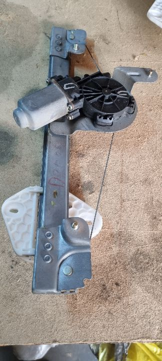 00068 Macara electrica cu motoras dreapta spate dacia logan