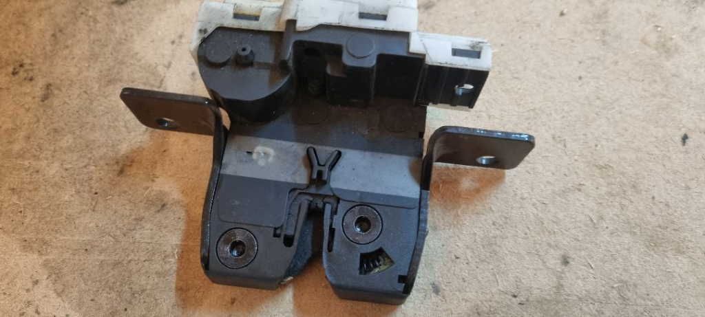 00093 Broasca portbagaj renault megane