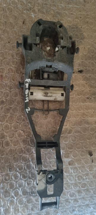 00105 Suport interior pentru maner exterior stanga fata sk fabia 2 5j0837886 1q0837865