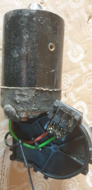 00232 Motoras stergator parbriz Vw GolF 4