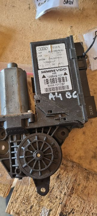 00249 Motoras macara dreapta spate audi a4 b6 8e0959802a 105849107 0130821766