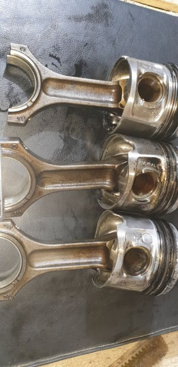00273 Piston cu biela Bmw X3 2.0 d Pret per bucata