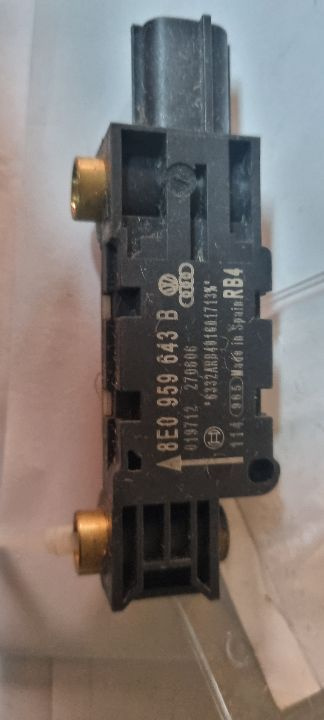 00657 Senzor impact audi a4 8e0959643b