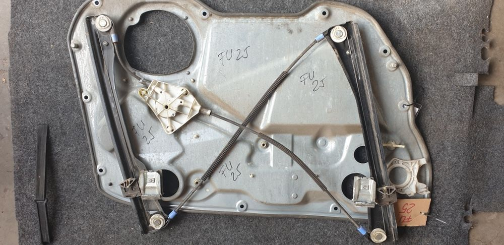 00840 Macara geam dreapta fata manuala Seat Cordoba / Electrica dreapta spate Seat Ibiza