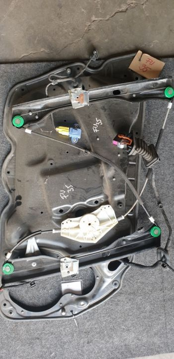 00909 Macara electrica geam dreapta fata Vw Passat B6