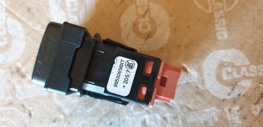 00965 Buton deschidere rezervor