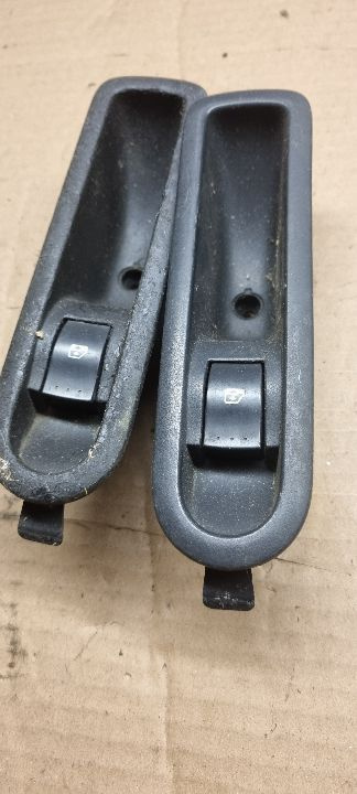 01120 Buton comanda geam electric spate megane 2 156013870