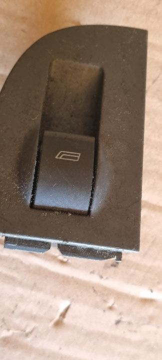 01139 Buton geam electric spate audi 4b0959855