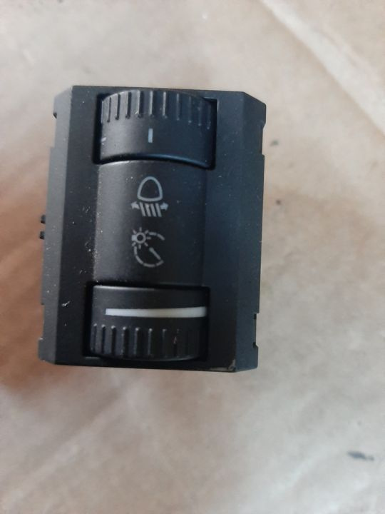 01180 Buton reglaj faruri Skoda Octavia 2 1Z0941333 03463