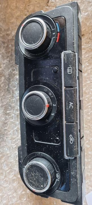 01422 Panou clima vw passat b7 7n0907426k