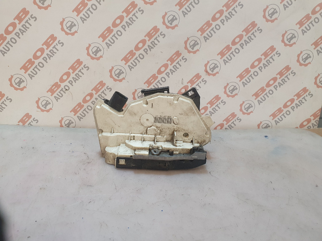 0144 BROASCA USA DREAPTA FATA SEAT IBIZA 5N1837016A