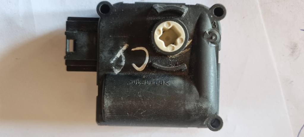 01510 Motoras clapeta aeroterma bord audi a6 c6 0132801359 1B/L19