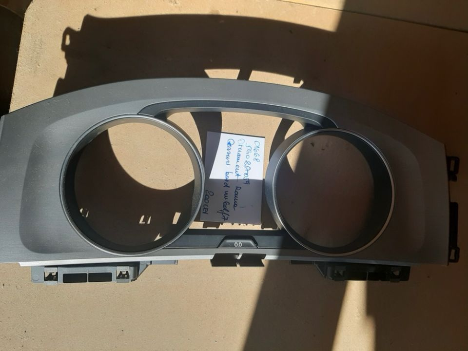 01668 Ornament rama ceasuri bord Vw Golf 7 5G0857059