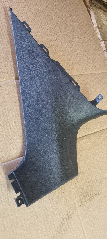 01698 Ornament trim stalp luneta dreapta negru textil skoda octavia 2 1z5867296k