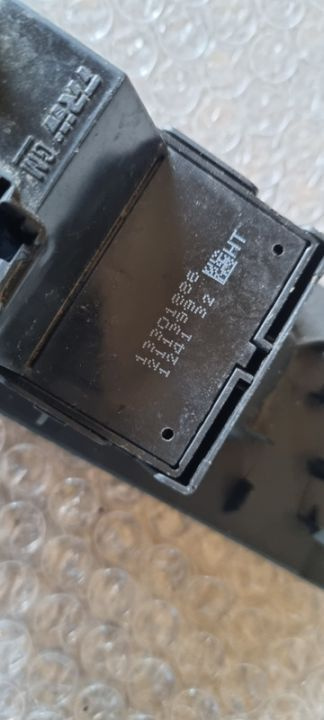 01760 Buton geam electric dreapta fata Opel Astra J 2012-2016