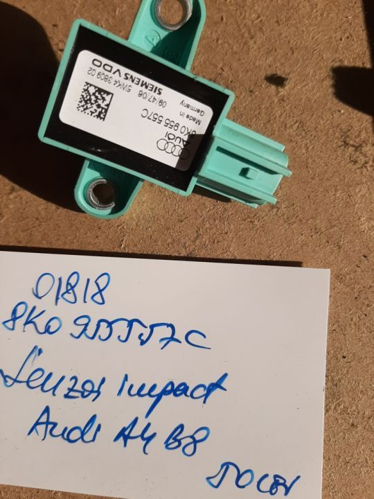 01818 Senzor impact Audi A4 B8 8K095557C