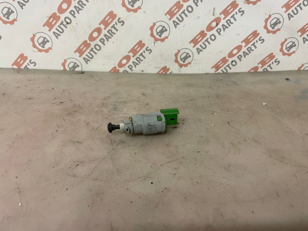 0203 82002763601 COMUTATOR / SWITCH LUMINI FRANA DACIA / RENAULT