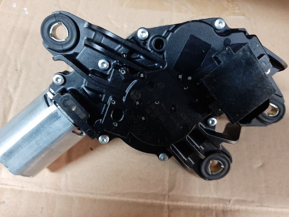 02222 Motoras stergator haion Vw Golf 6