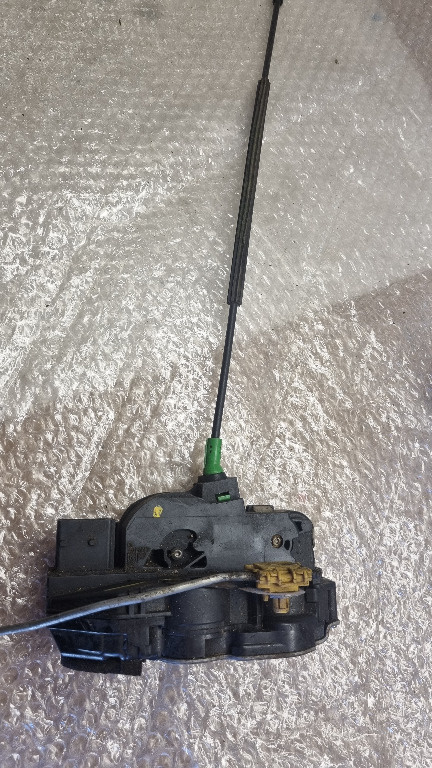 02279 Broasca usa dreapta fata Opel Astra G , Zafira A 24444016