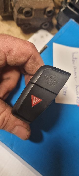02774 Buton avarie Audi A4 B8 8K2941509A