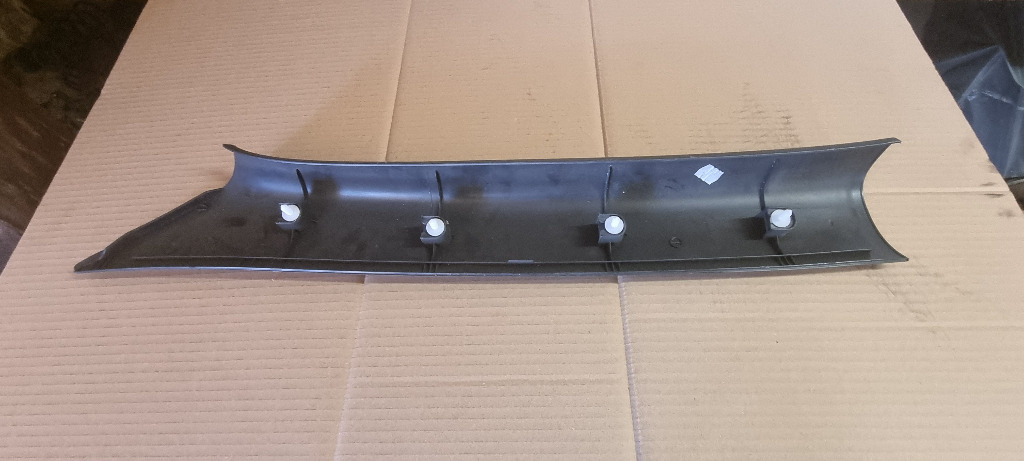 02807 Trim ornament interior stalp fata negru textil octavia 2 1z0867458L