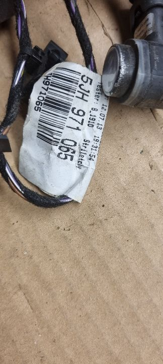 02818 Senzor parcare bara spate VW Passat B6 cod 1S0919275