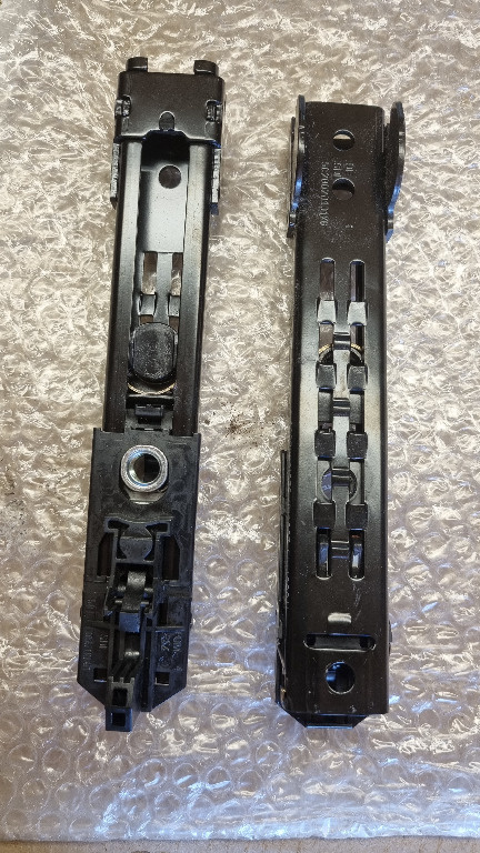 02861 Reglaj centuri fata Volkswagen Passat B6 1T0857819 pret/set