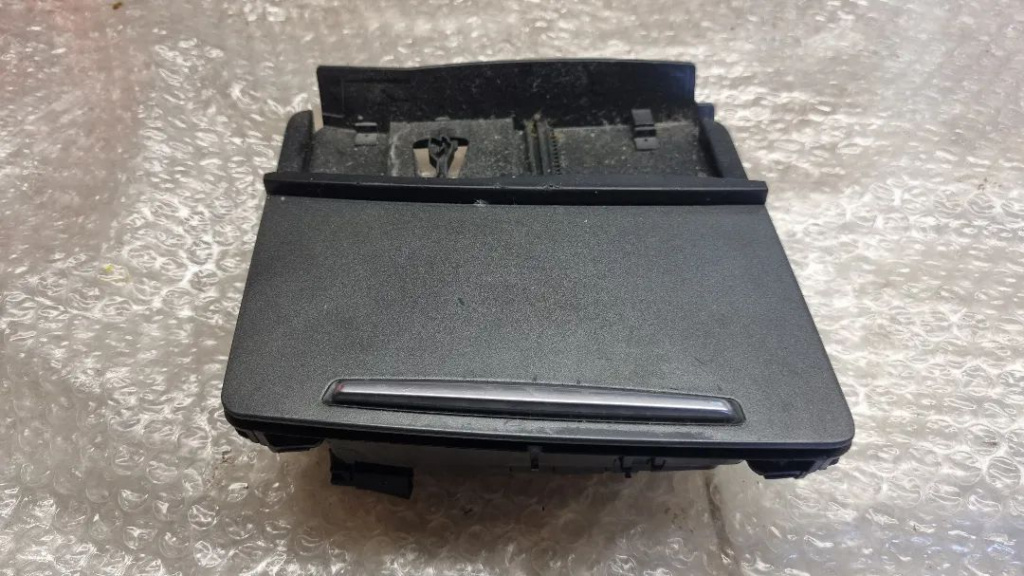 02983 Scrumiera Bord Audi A6 C6 4F1857951