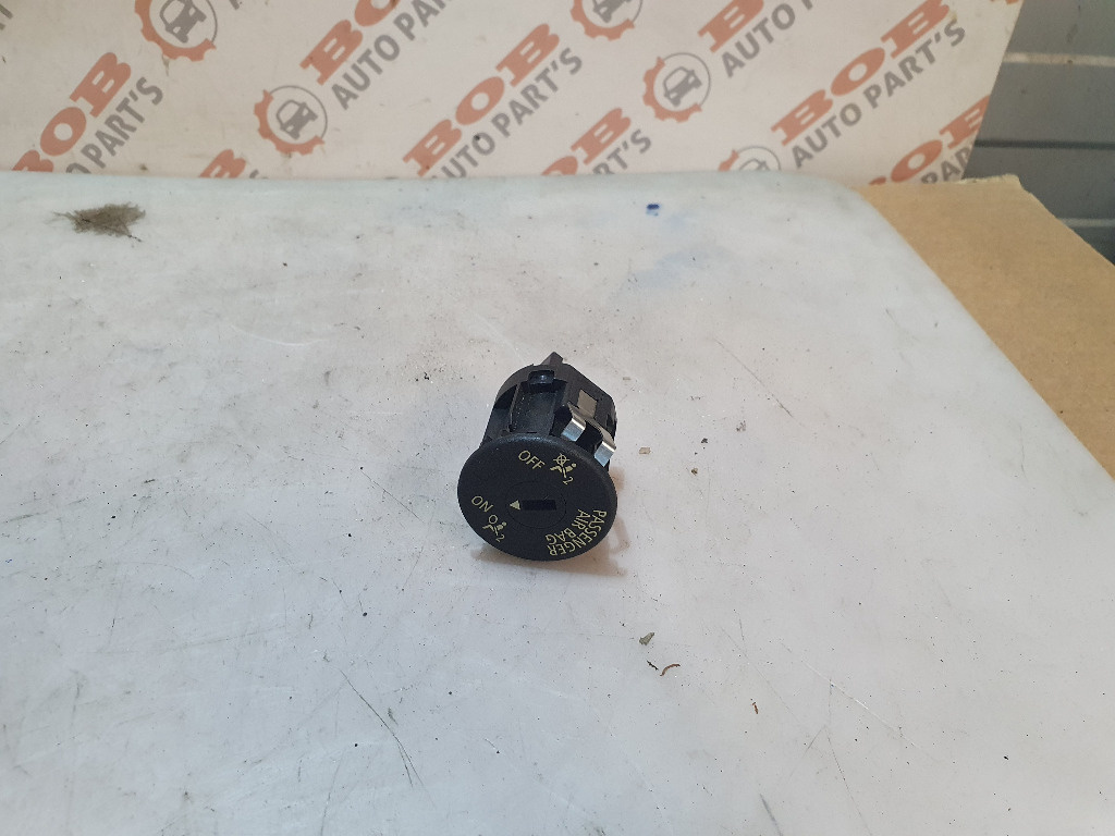 0302 9196888 04 BUTON AIRBAG BMW SERIA 5 F10