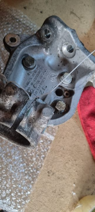03040 Fuzeta dreapta fata bmw e80 e81 e87 e90 e91 31216764444