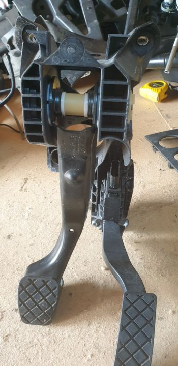 03240 Pedale acceleratie+frana Vw Golf 7