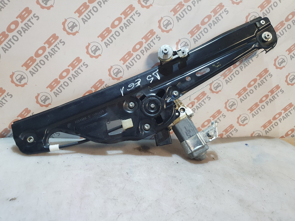 0356 MACARA GEAM USA DREAPTA SPATE BMW E61 70343885