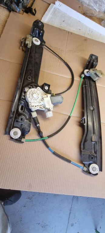 03728 Macara cu motoras dreapta fata bmw f10 7271564.9 7248172 a07242-113