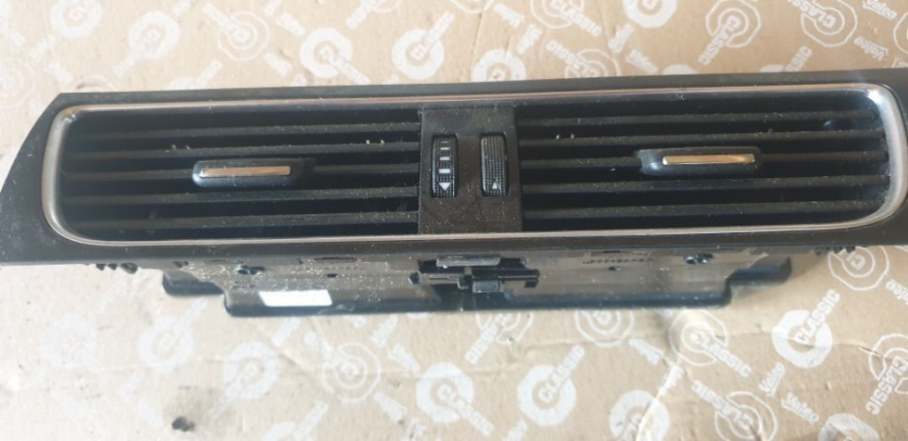 03833 05732 Grila Ventilatie Bord Centrala Audi A4 B8 8T2820951B