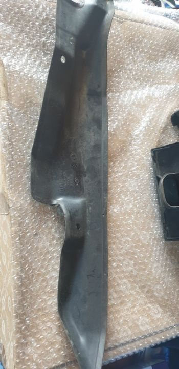 03860 Capac aripa stanga fata Skoda Octavia 2 1.9 tdi