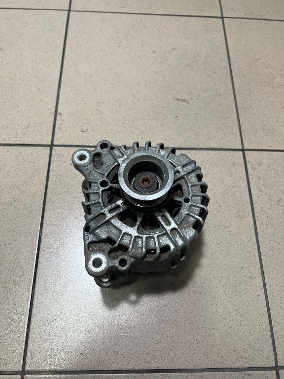 03n903023c / Alternator Multivan / T6 20