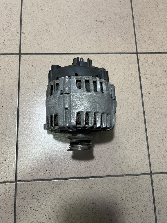 03n903023c / Alternator Multivan / T6 20