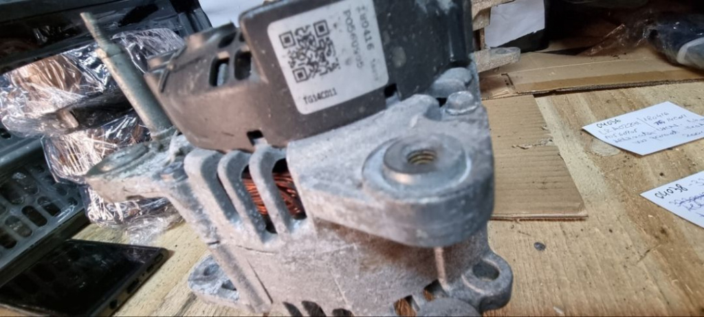 04036 Alternator 1.6 tdi Vw Passat 140A