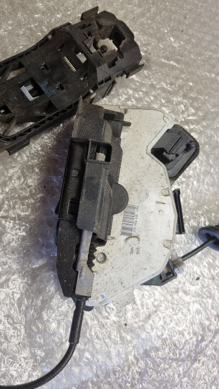 04222 Broasca usa dreapta spate skoda octavia 3 vw passat b8 5e0839016