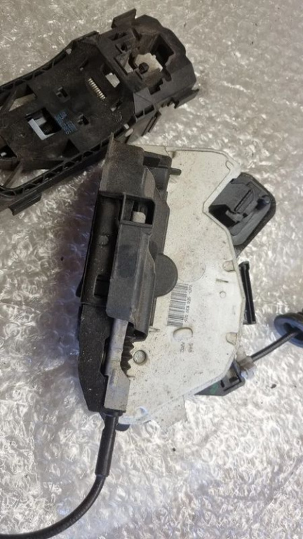 04222 Broasca usa dreapta spate skoda octavia 3 vw passat b8 5e0839016