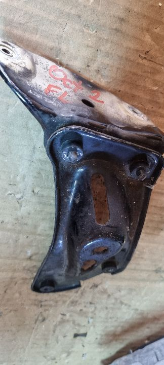 04320 Suport aripa dreapta skoda octavia 2 fl 1z0821142a 04975