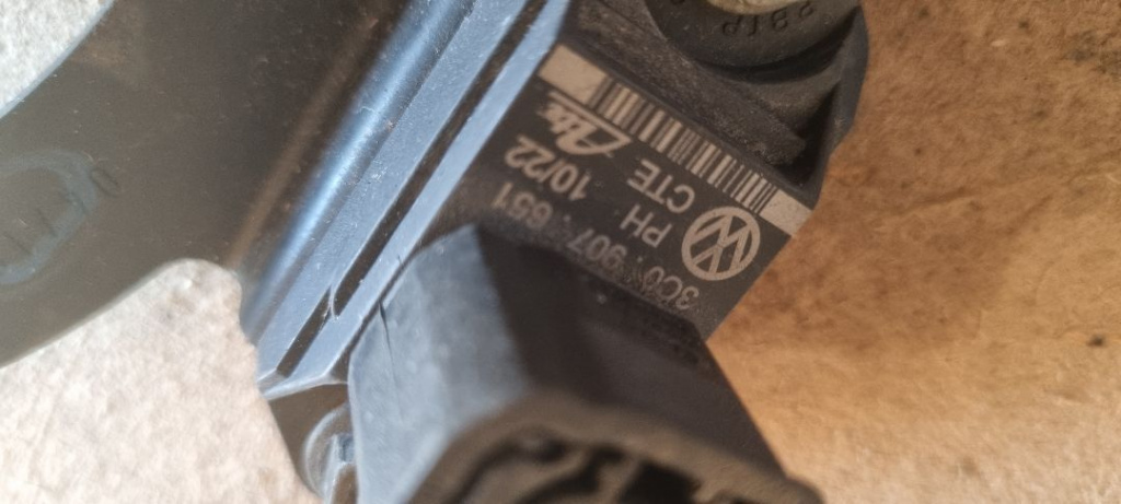 04494 05104 Senzor ESP vw passat 3c0907651