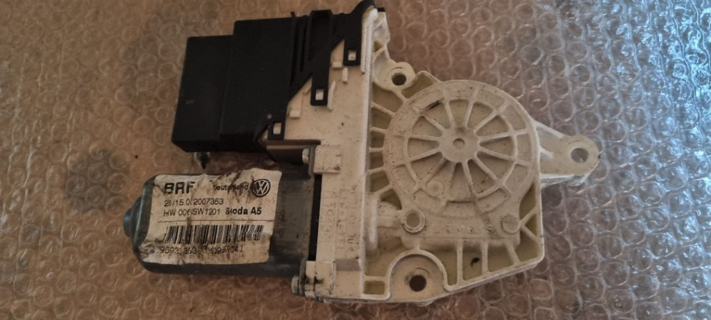 04518 Motoras macara geam dreapta spate sk octavia 1k0959704j 1k0959794e