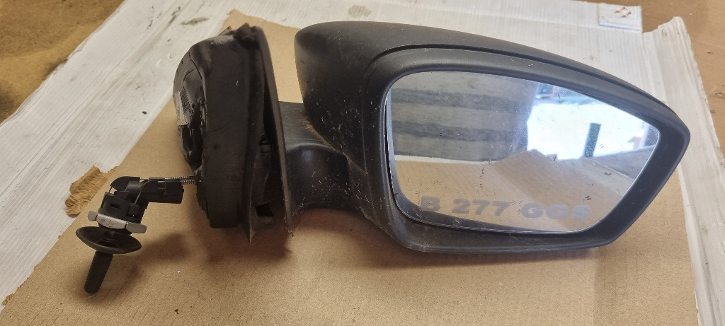 04579 Oglinda dreapta manuala skoda rapid europa 5jb857408d