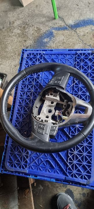 04669 Volan cu comenzi mazda 3