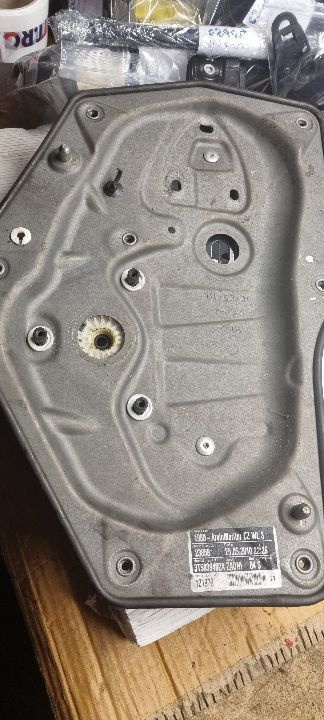 04857 Macara usa dreapta spate skoda superb 3t5839402a