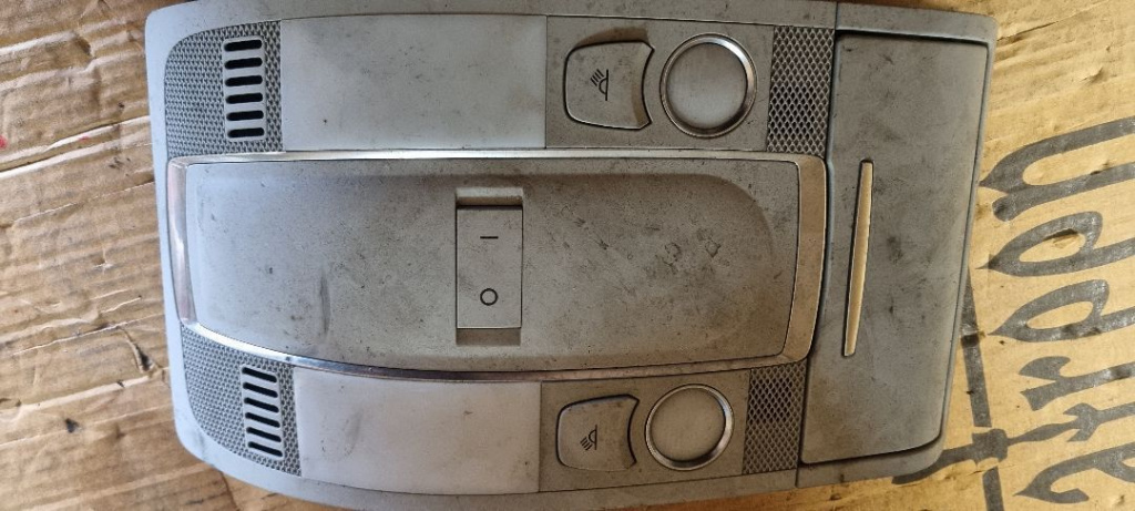 04884 Plafoniera audi a6 4f0951177 4f0947135bq 4f0910177