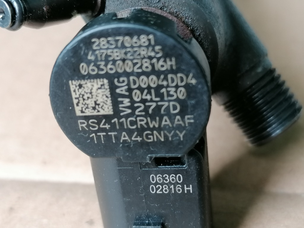 04L130277D 28370681 Delphi Injector Audi