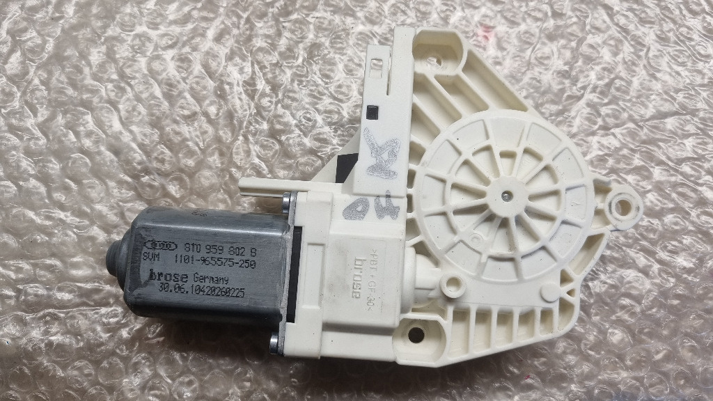 05019 Motoras macara geam Audi A5 usa dreapta fata 8T0959802B